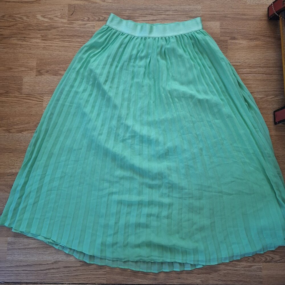 Mint green pleated midi skirt